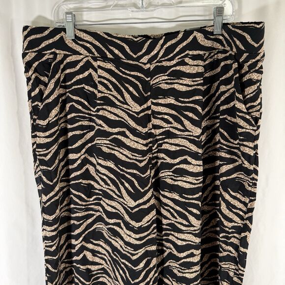 New Torrid Pants Women's 2R Black Beige Animal Print Pull On Wide Leg Lightweigh - Picture 2 of 12